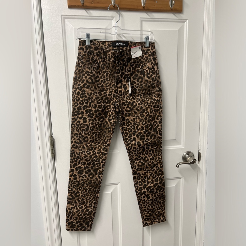 EXPRESS LEOPARD HIGH RISE ANKLE JEANS NWT